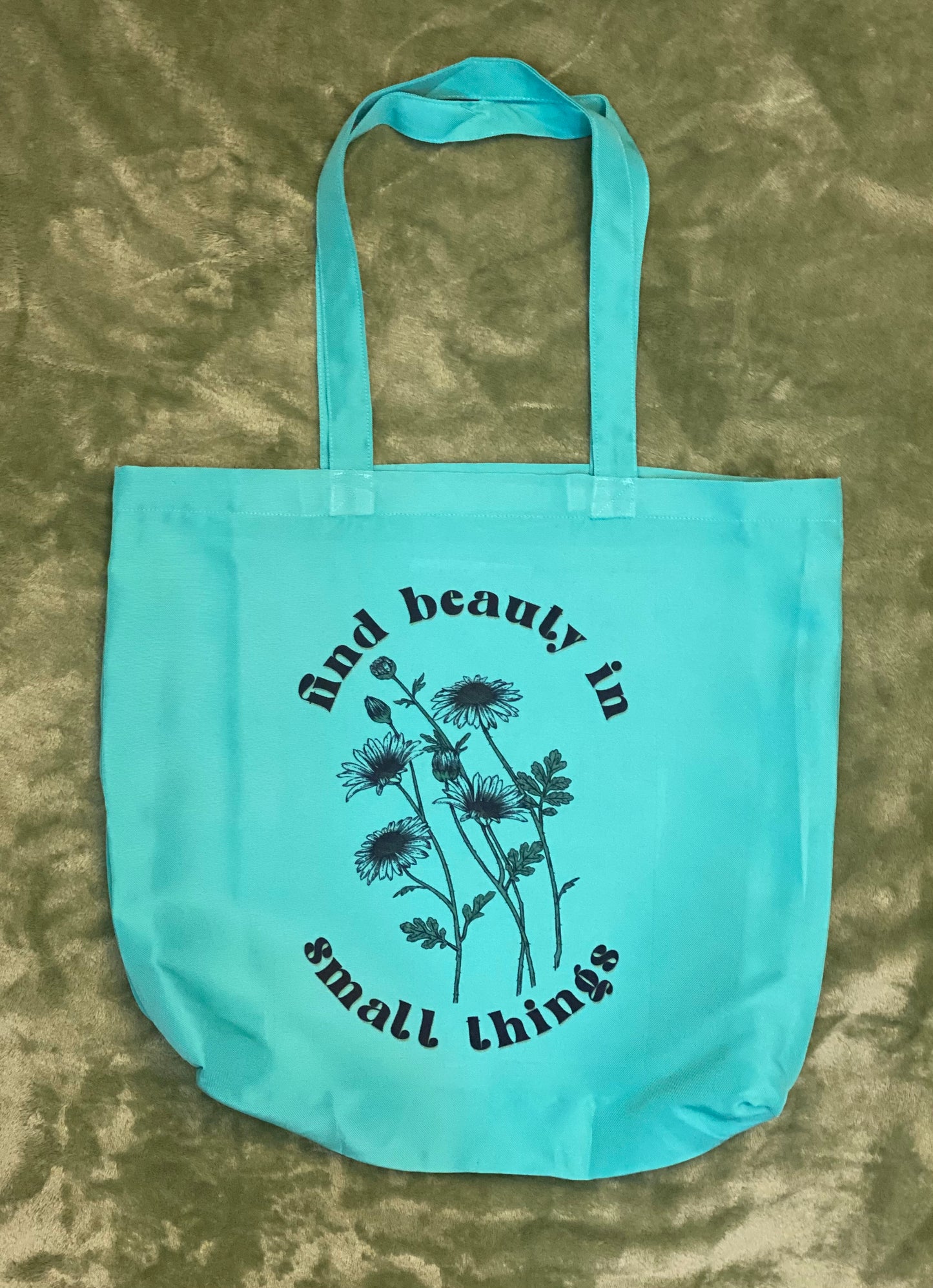 Find Beauty Tote Bag